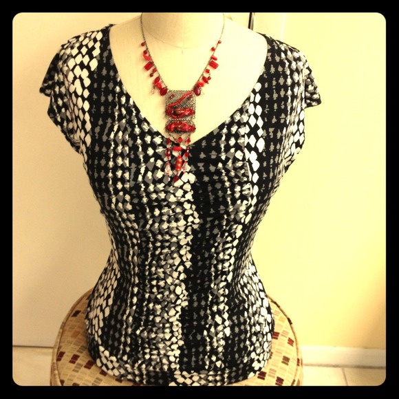 ⬇ REDUCED! Black and white ruffled top