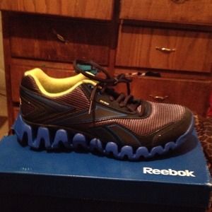 Zigzag shoes have two pairs