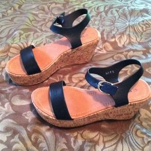 Bundle black sandals and brown boots