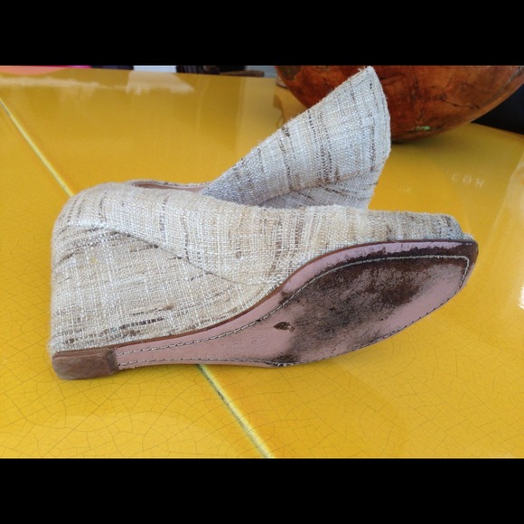 Gently used Prada lined wedge. NOW$80. - Picture 4 of 4