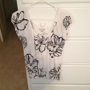 Black & White Flower Top