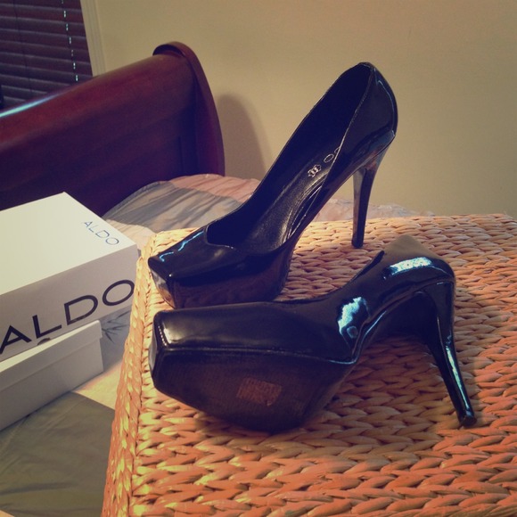 Shiny pumps - Picture 1 of 1