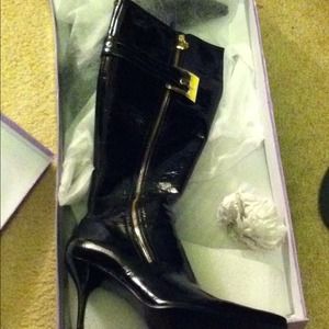 Black boots never worn