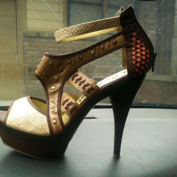 Brown tan and a splash of orange heels