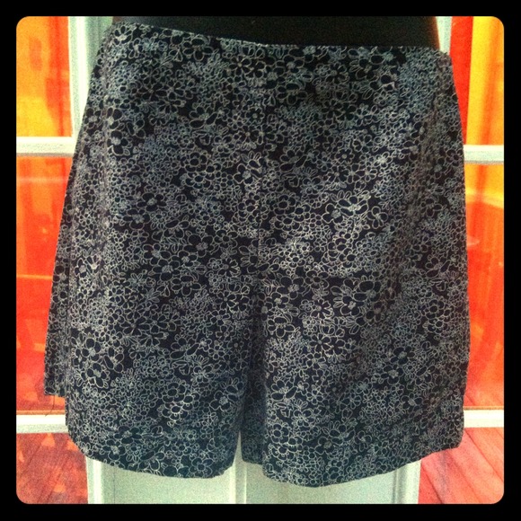 Ann Taylor LOFT 4in Shorts