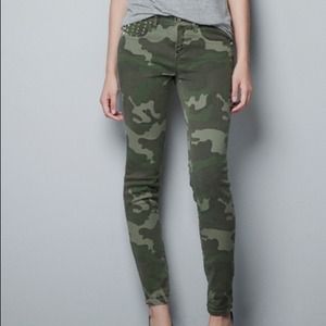 Bundle Zara camo pant & yellow top