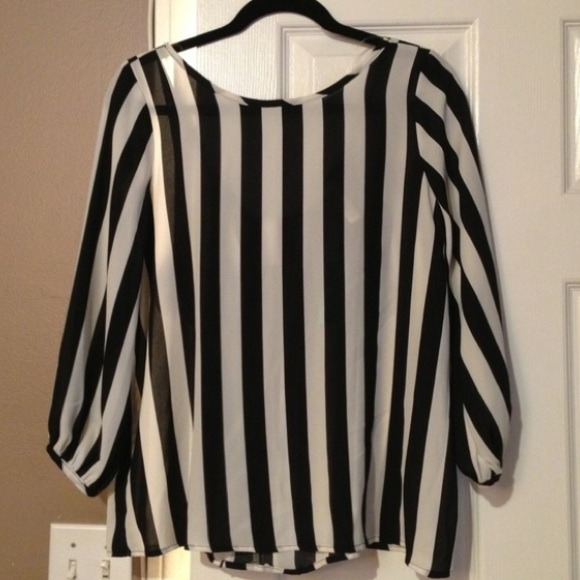 Small Bow Back Shirt