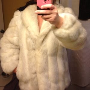 Hold Til Monday💰Price reduced!!💰  Fur coat