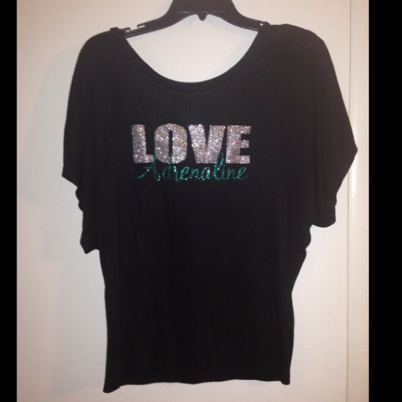 BUNDLED *** Flowy top Love Adrenaline
