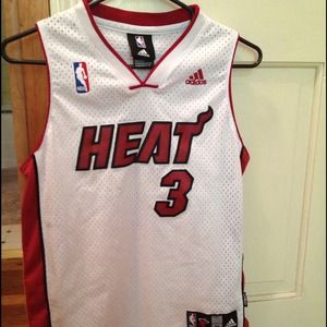 Bundle- Heat - Wade Jersey & Bulls - MJ Jersey!!!