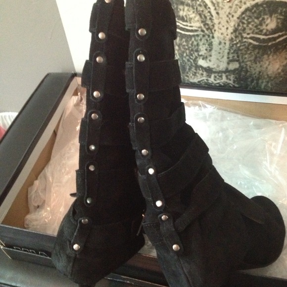 MIA black suede boots 👢 - Picture 3 of 4