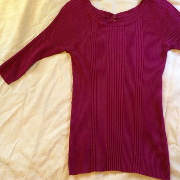 Half sleeve sweater