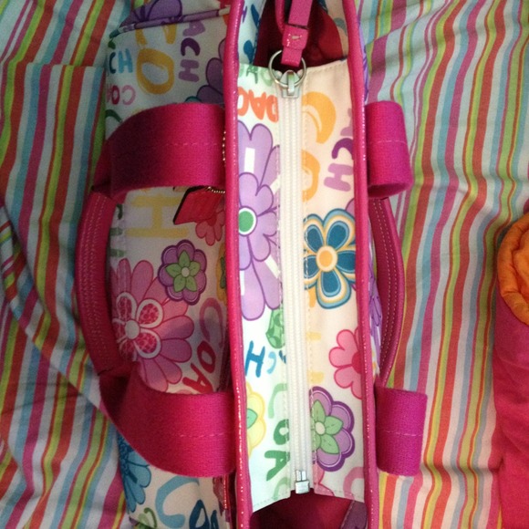 Cute Coach purse! Great condition.⭐*REDUCED!!*⭐ - Picture 3 of 4