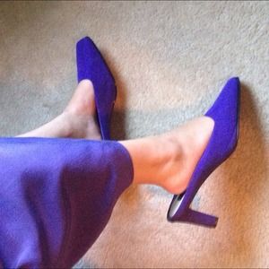Gifted! Purple Satin Mules - size 10