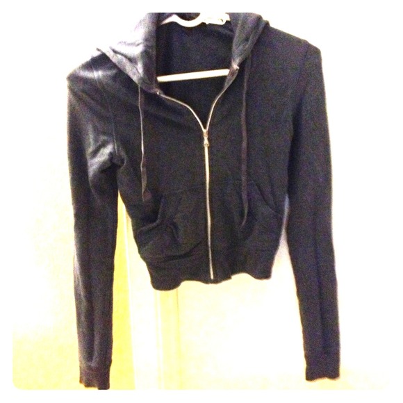 Light sweatshirt with hood