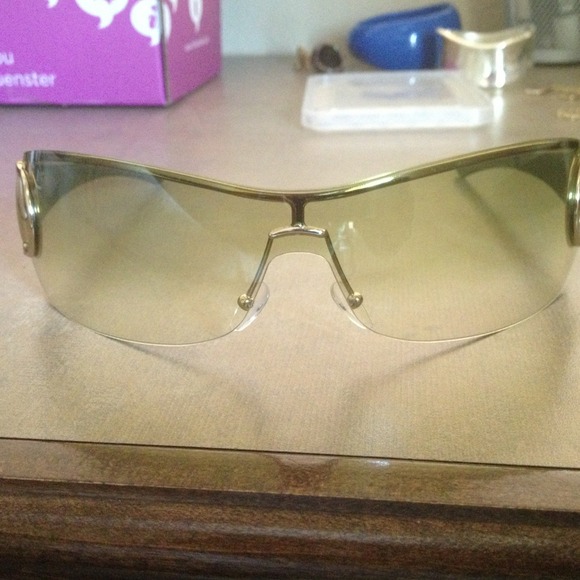 SOLD!!!!! Authentic Gucci sunglasses