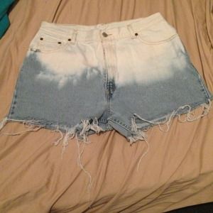 VINTAGE LEVI HIGH WAISTED BLEACHED SHORTS!!