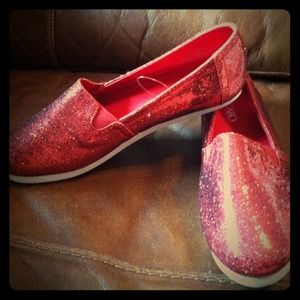 SOLD----NWOT Red Glitter slip-on Shoes!!!