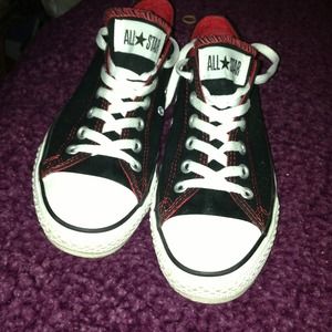 Red and black converse!!