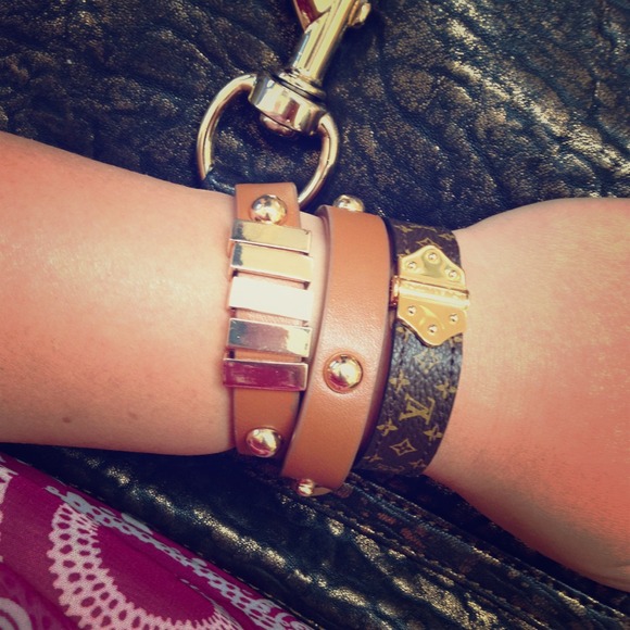 Peace Love Flair Jewelry - Price ✂ Brown wrap around bracelet