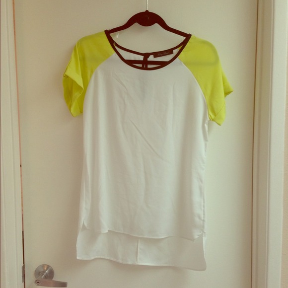 ❤️SOLD❤️NWOT - Color blocked top