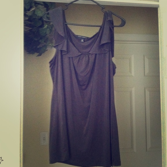 Dress sleeveless shirt from Banana Republic.