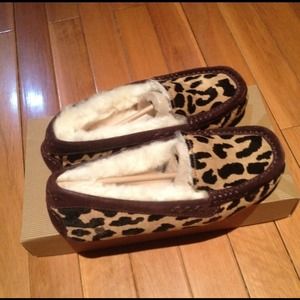 UGG Cheetah Slippers size 7