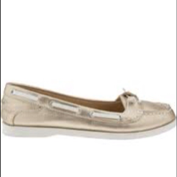 SOLD IN BUNDLE Old Navy gold Boat Shoes Size 9 - Picture 2 of 4
