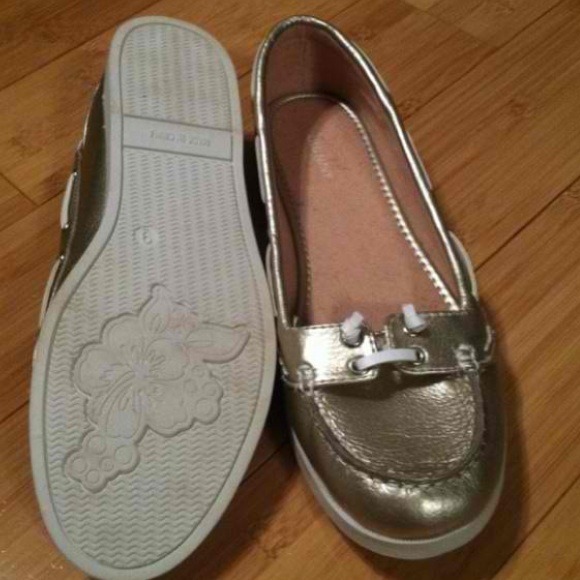 SOLD IN BUNDLE Old Navy gold Boat Shoes Size 9 - Picture 3 of 4