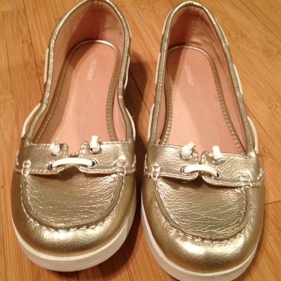 SOLD IN BUNDLE Old Navy gold Boat Shoes Size 9 - Picture 4 of 4
