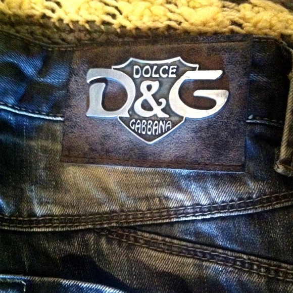 Sz. 26 Auth Dolce & Gabbana dark skinny jeans.