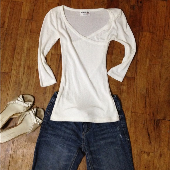 SOLD Michael Stars fitted, White 3/4 sleeved shirt