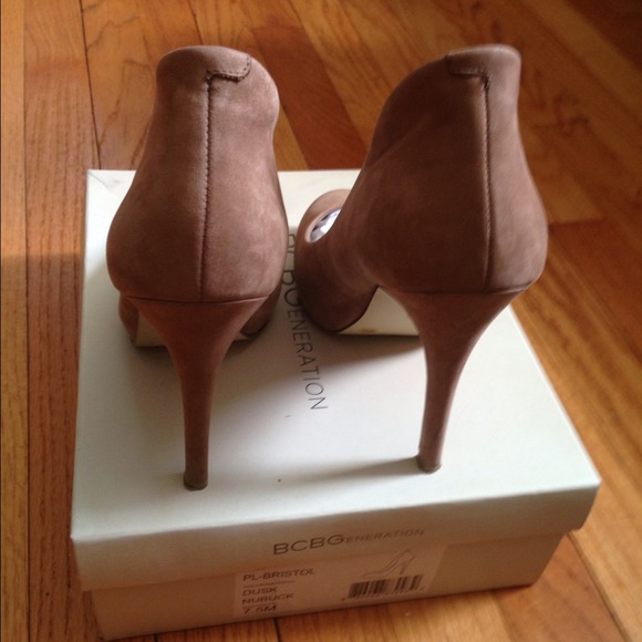 ❌❌⏩aubs2005⛔️⛔️BCBG NUDE PUMP - Picture 2 of 4