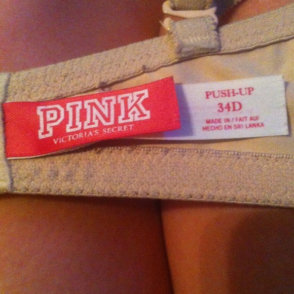 Victoria's Secret push-up bra. NWOT - Picture 3 of 3