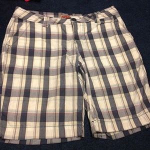 *Traded* Plaid Bermuda shorts