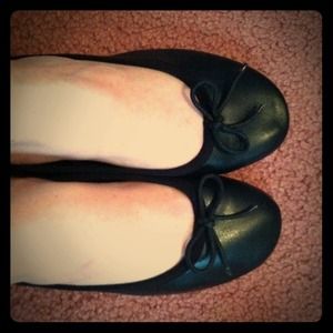 Cute Black Ballet flats! Size 7.5