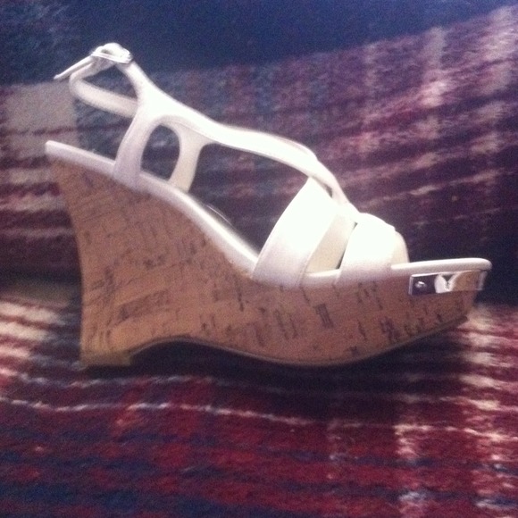 🚫Sold🚫Just reduced! JLo dress white wedges - Picture 2 of 2