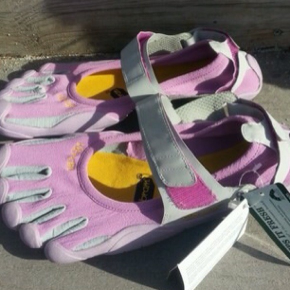 Five Fingers - Picture 2 of 4