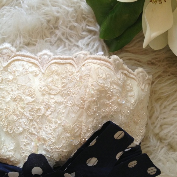 🍃Dentelle Lace, Pearls, Silk, Polkadots, Magnolia - Picture 3 of 13