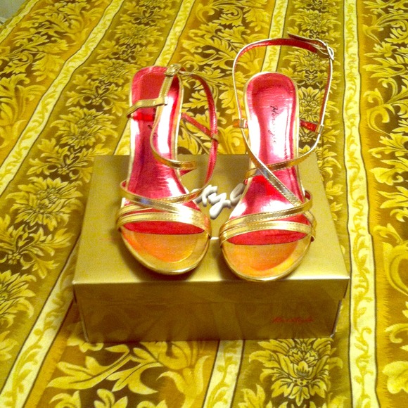 Gold like new strappy heels