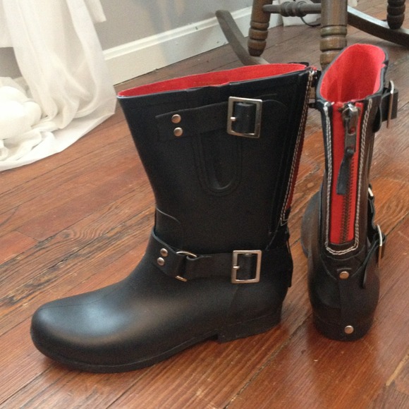 Steve Madden rain boots size 9