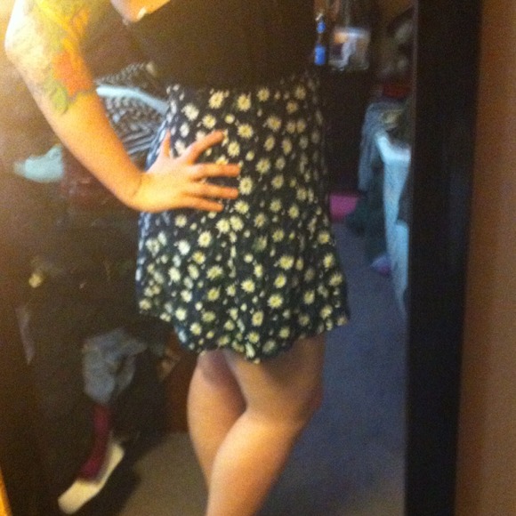🎁 SOLD Grunge Vintage Button Mini A-line Skirt - Picture 1 of 3