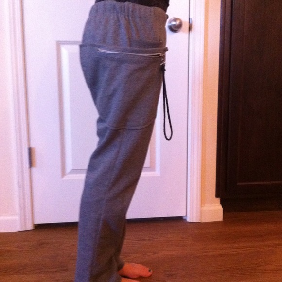 Grey urban sweatpants - Picture 2 of 3