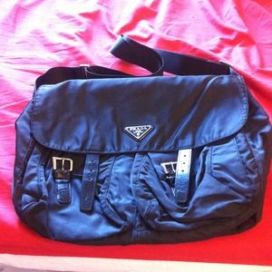 Bundle💘Prada handbag, tote, Chanel headphone plug