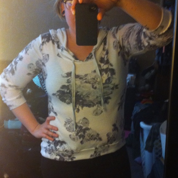 White and Grey Floral Pullover Hoodie Tee