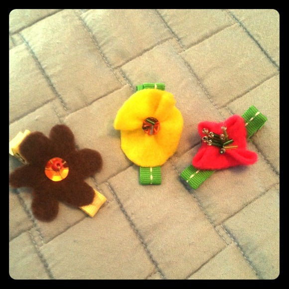 HOMEMADE HAIR CLIPS (bows)