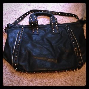 HOLD FOR @rosepetal25 black spike bag