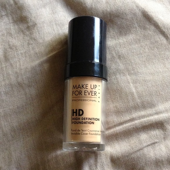 MAKE UP FOR EVER HD foundation