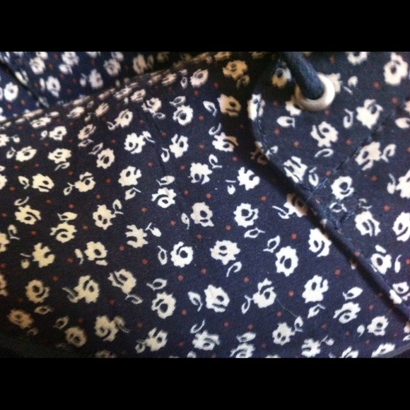 SOLD🙌Ditsy Floral Ankle Granny Boots - Picture 3 of 3