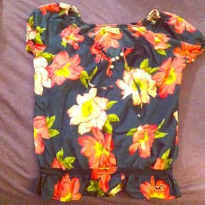 🌸Flower Hollister Shirt 🌸